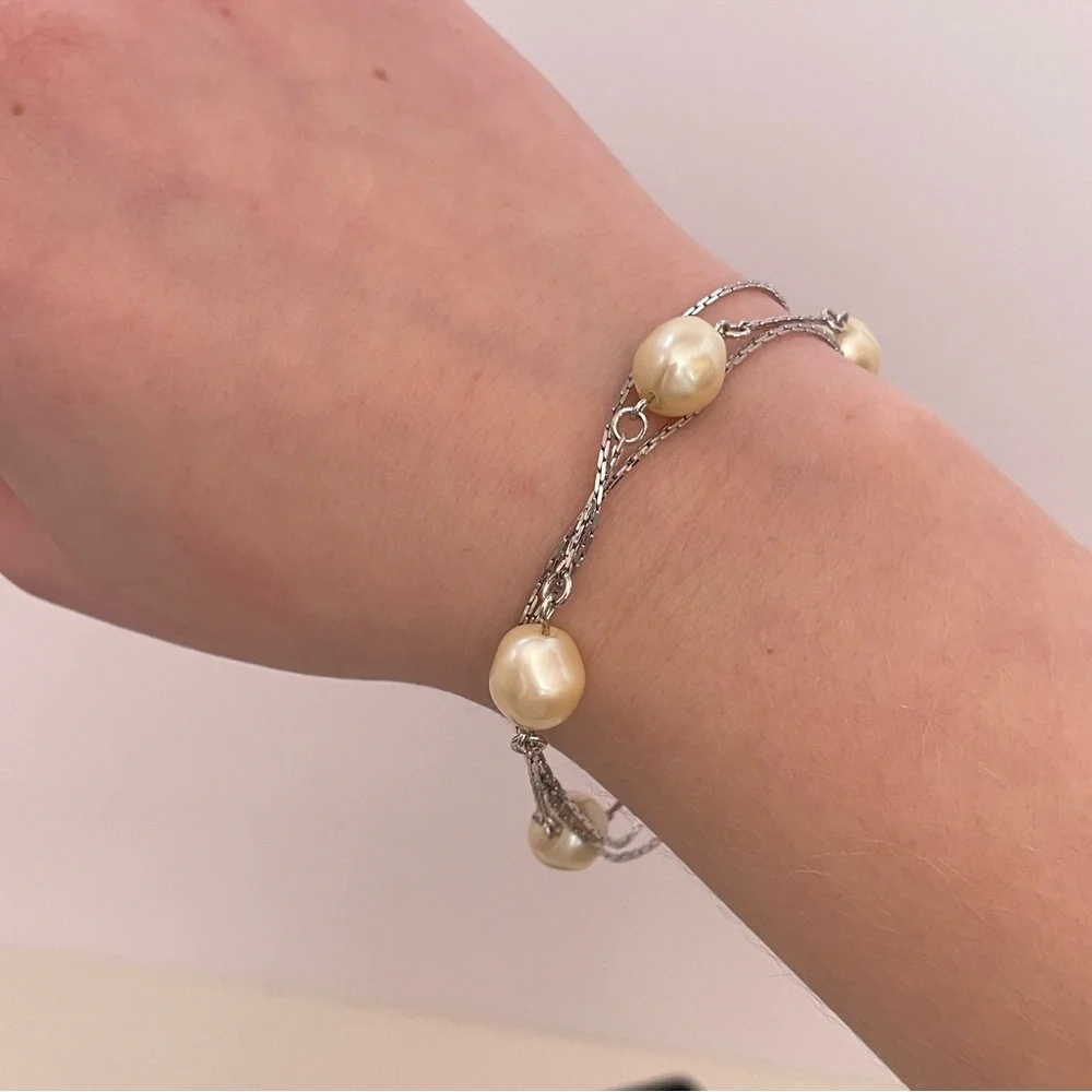 Vintage 80’s MONET Faux Pearl MermaidCore Bridal Preppy Classic Ballet Bracelet